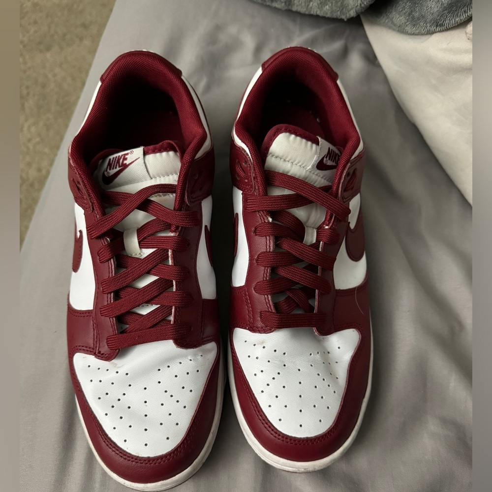 Red Nike dunks